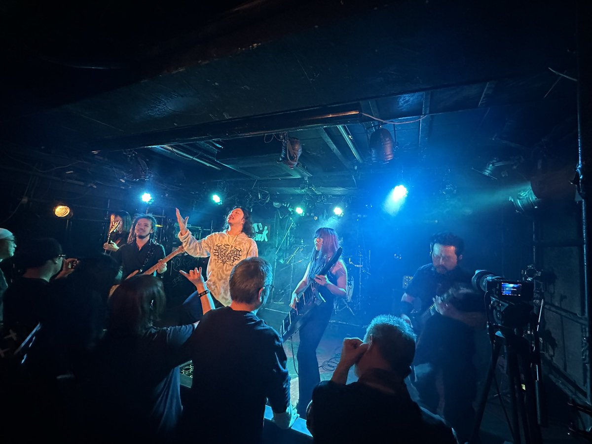 MuvTbDl51nxzoHi's tweet photo. #FROSTVOID
#上手Gtターnagetの４枚の
#PredatorsInShadowVol2
#新宿Antiknock
(2026.2.11) 良いツインGtターでしたネ！ https://t.co/NsIIujj7UZ