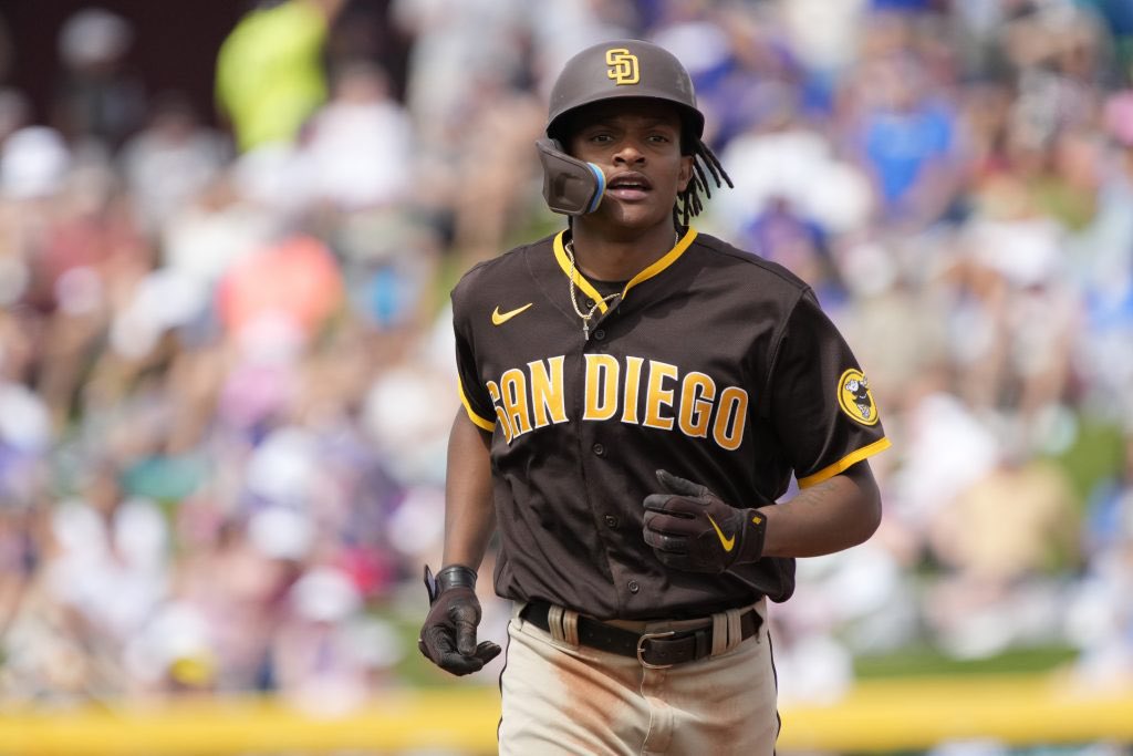 Christmasin July tweet media