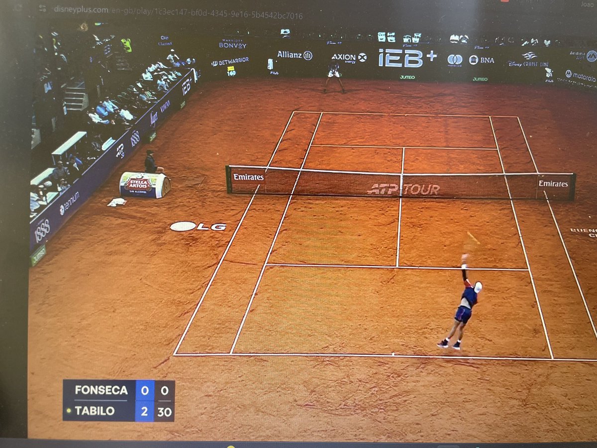 Otra cosa no menor, la toma de esta cámara me parece muy buena , no pierde nitidez la pantalla y se puede ver el partido muy bien .