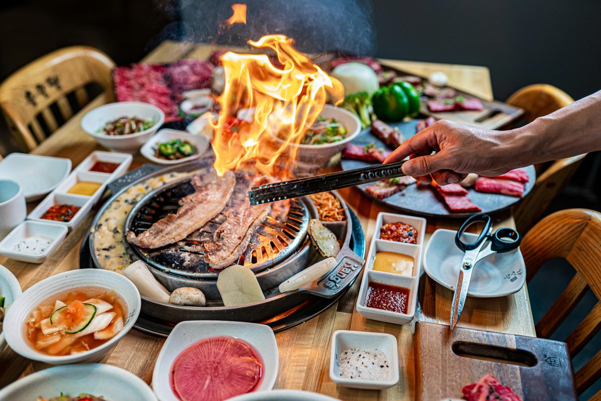 ellaskitchenW's tweet image. Small bites. Big feelings.
Shareable plates, extra laughs, and a little more time to linger at the table.
Because sometimes the most romantic meals come in small portions. 💕
EllasKitchenware.com

#ValentinesAppetizers #DateNightIn #CookWithLove #EllasKitchenware