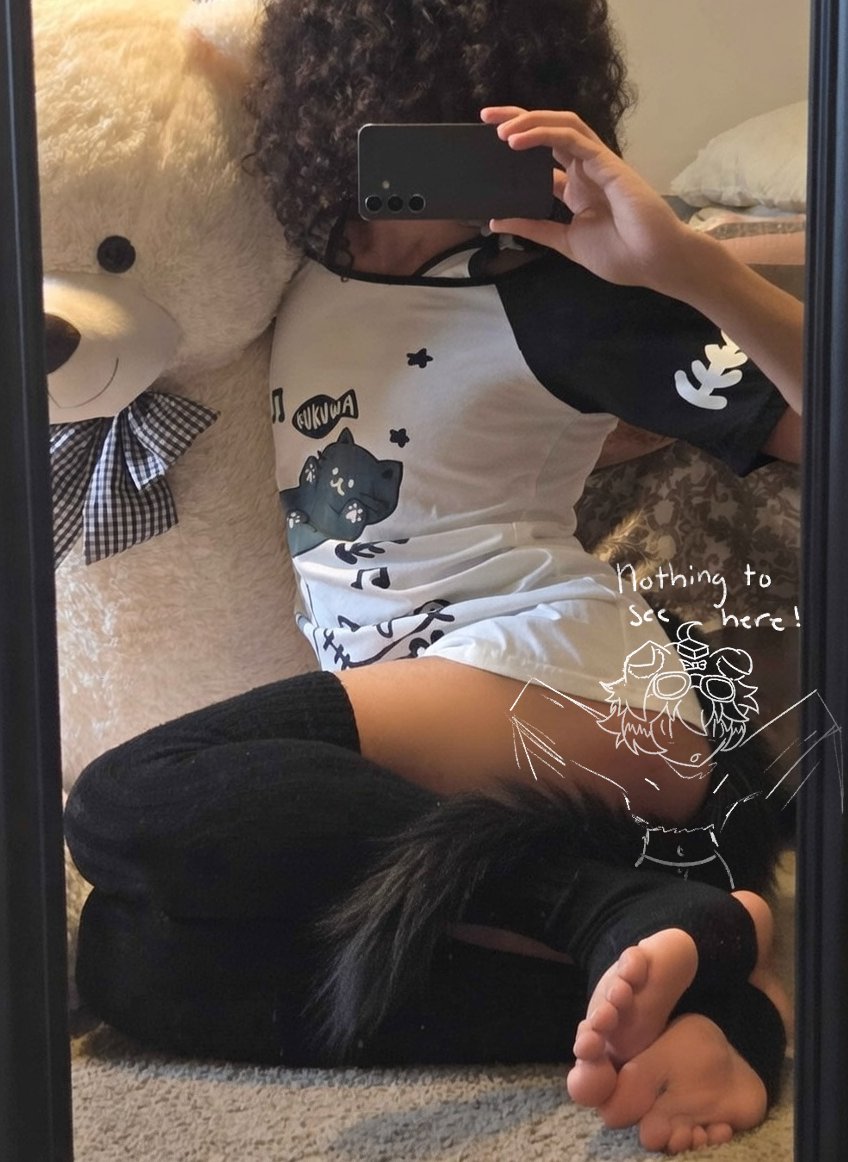 Do NOT pull on a catboys tail... they're very sensitive >.<