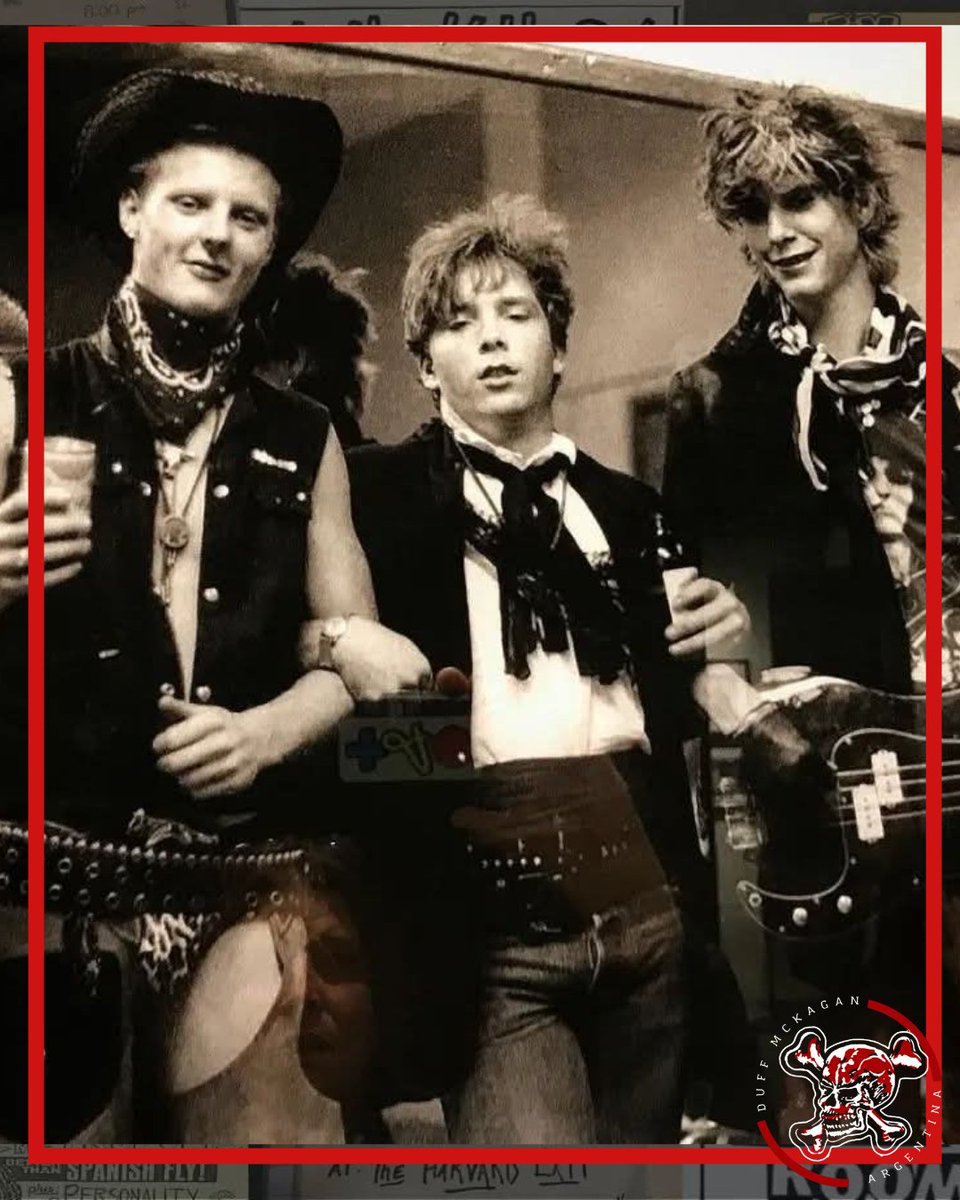 DuffMckaganArg's tweet photo. #elorigen
The Vains: @duffmckagan como Nico Teen en bajo y segunda voz, junto con Chris Utting como Criss Crass en guitarra y voces y @fortierandy (Freeze) en batería formaron la banda en 1979 con estilo punk fue su primera banda con la que grabó un disco.
#dma15anniversary https://t.co/8lDJlXlDbK