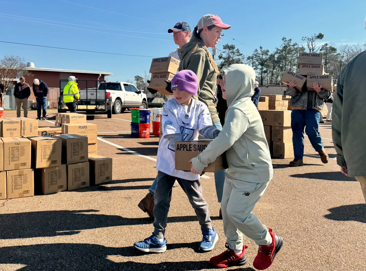 City, County, University Team Up to Serve Thousands After Ice Storm

Second Responders offers food, water, hygiene products and debris removal to county

thelocalvoice.net/oxford/city-co…