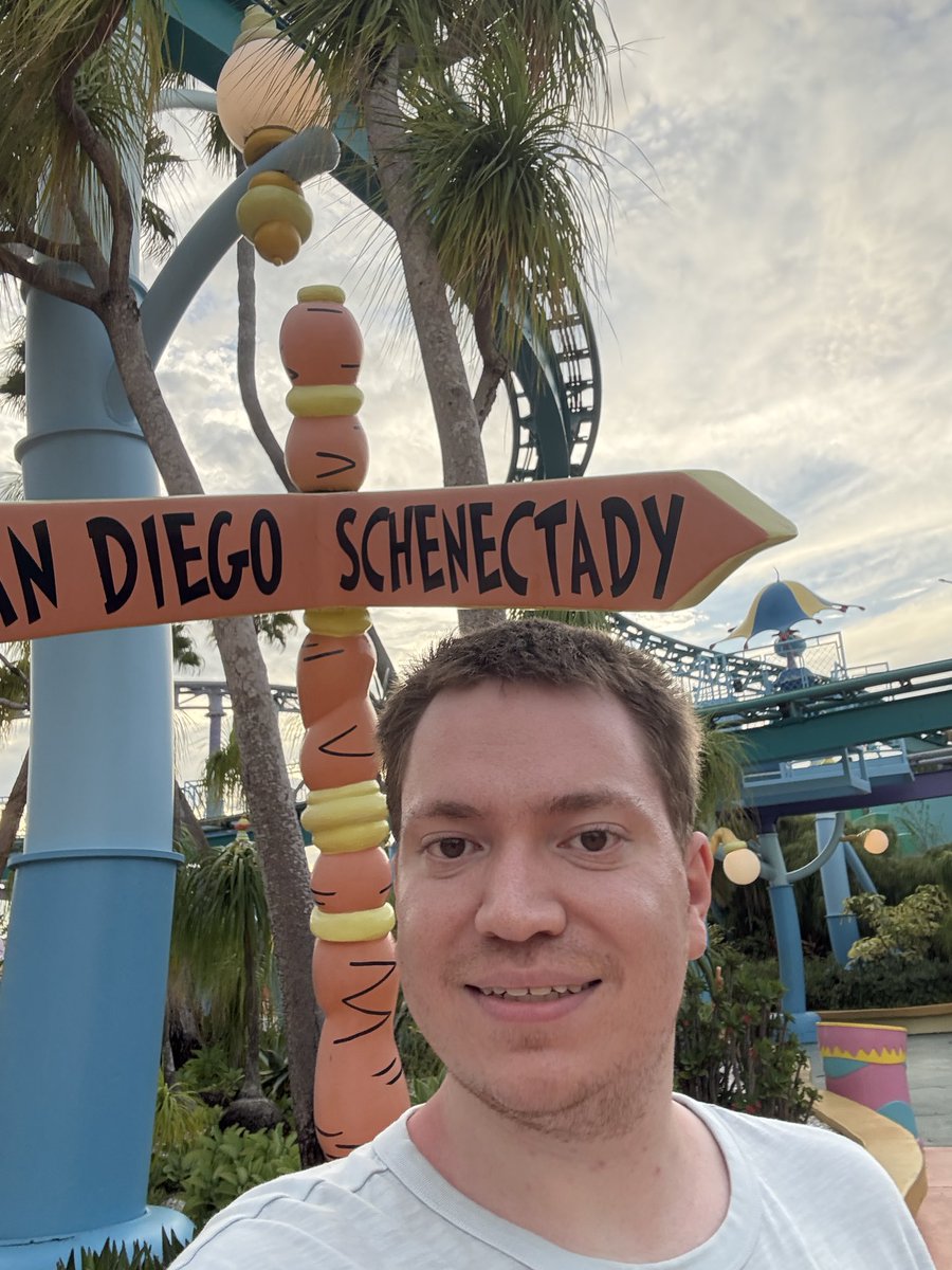 RyanMorash's tweet photo. @UniversalORL And now I’m back in Schenectady… https://t.co/OJuslxsyYN