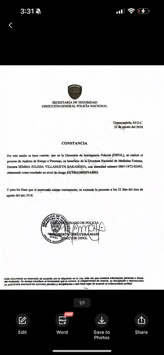 villanuevasemma's tweet photo. UN NUEVO DIRECTOR DE @PoliciaHonduras con capacidades en CRIMINALISTICA E INTELIGENCIA POLICIAL … 

Comenzaré a comentar apartir de ahora cada uno de los nombramientos empezando con el Director General de la Policía con el único fin de que el pueblo hondureño pueda conocer de antemano rasgos generales de su perfil desde una óptica profesional particular .

En relación al reciente nombramiento del Comisionado Oseguera Mass oficial puedo comentar que es  muy educado y preparado hombre de Inteligencia Policial afín a los cuadros del General Pacheco  Tinoco  lo conocí cuando fui Directora de Medicina Forense el certifico mi perfil de riesgo Extraordinario por el caso de SHERILL HERNÁNDEZ y conoció todo sobre el tema de sus agentes ATIC involucrados, Fiscales en asociación con la criminalidad organizada de Maras y Pandillas que provocaron su muerte material , pero decidió callar y omitir mucha información por obediencia ala autoridad superior de aquel tiempo , jamás podré olvidar aquel día cuando junto con el oficial Cisnado , Rommel Martínez y Ministro Pacheco fueron llamados de urgencia a Gracias Lempira a rendir informes sobre el caso de SHERILL HERNANDEZ  y después de eso solo enfriaron el caso y predominó el abusó de autoridad y obstrucción de justicia del Fiscal Oscar Chinchilla y su Delfín Fiscal Adjunto Daniel Sibrian Bueso .            

Durante mi gestión como Viceministra tanto el como el oficial Cisnado permanecieron distantes , callados hasta cierto punto apáticos, espero apartir de este momento permanezcan activos y diligentes porque de volver a ser piezas que todo lo saben y lo callan la criminalidad seguirá vigente y persistirá la impunidad.

La inteligencia policial no puede solo usarse para conocimiento personal de las autoridades sin generarse una combinación estratégica con la investigación científica del delito.
Confío que ahora que es Máster en Criminología pueda aplicar el conocimiento para desmantelar los Femicidios , la trata de personas y aún si tiene un poco de conciencia debiera aportar  Justicia para que la familia de #sherillhernandez sepan la verdad de los hechos ya que ellos  tienen derecho, no olvidemos  que este caso  está hace un año reaperturado por el @MP_Honduras nunca es tarde …resolverlo más ahora que es Director General de la Policía…
Por lo pronto esperamos ver las estrategias de actuación de su gestión con enfoque en investigación científica criminal 
Post data. Me parece mejor cuadro que el anterior nombrado.