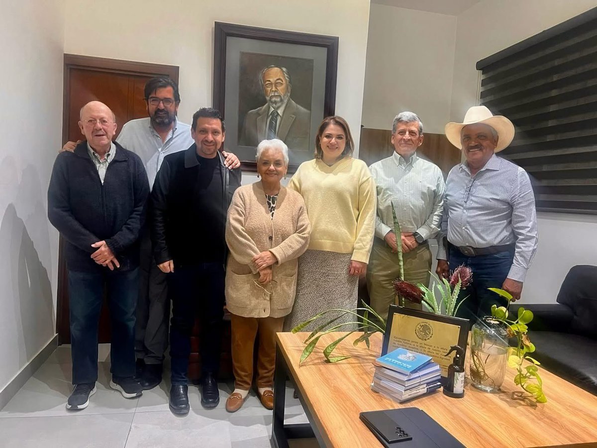 📌 𝗖𝗼𝗺𝗼 𝗹𝗼 𝗮𝗻𝘁𝗶𝗰𝗶𝗽𝗮𝗺𝗼𝘀… el delegado del 𝗣𝗔𝗡 ya está en 𝗖𝗼𝗮𝗵𝘂𝗶𝗹𝗮

Tal como le informamos a través de 𝗨𝗡𝗜𝗠𝗘𝗗𝗜𝗢𝗦, el delegado del CEN del PAN, 𝗘𝗿𝗻𝗲𝘀𝘁𝗼 𝗦𝗮́𝗻𝗰𝗵𝗲𝘇, ya se encuentra en Coahuila rumbo a la 𝗲𝗹𝗲𝗰𝗰𝗶𝗼́𝗻 𝗹𝗼𝗰𝗮𝗹.