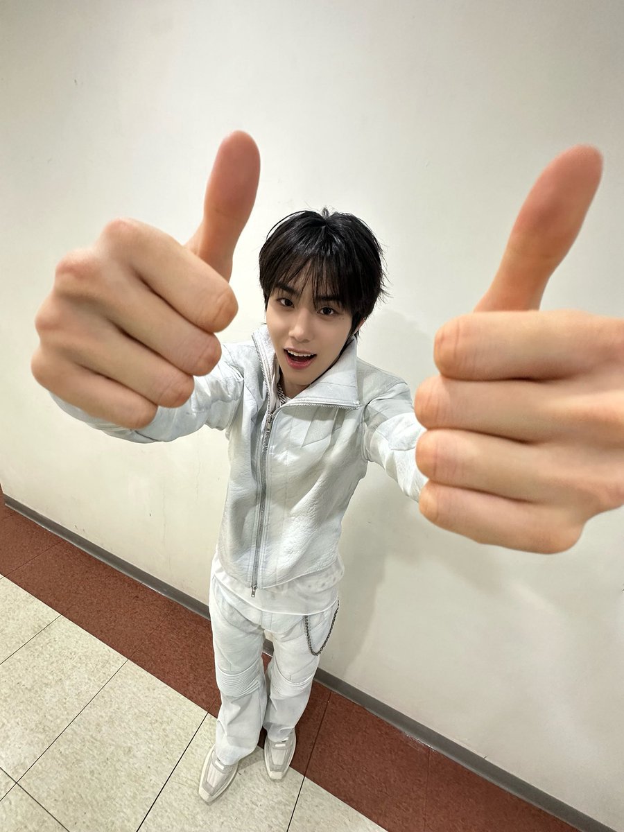 [#킹왕짱_사랑해]
에티 상 받을수있게 도와줘서 고마워요🖤🖤

#82MAJOR #82메이저 #에이티투메이저
#황성빈 #HWANGSEONGBIN