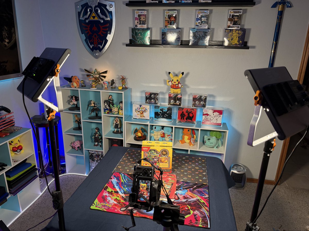 MrWigoTCG's tweet photo. A brand-new unboxing is coming soon! 🃏🎁🔥 I’m working on more videos just for you. 

Thank you all for the amazing support! Every like and every comment means the world to me ❤️⚡✨🔴⚪️

#PokemonTCG #PokemonCollector #PokemonUnboxing #TCGCommunity #PokemonCards https://t.co/FYRsC3wJ2J