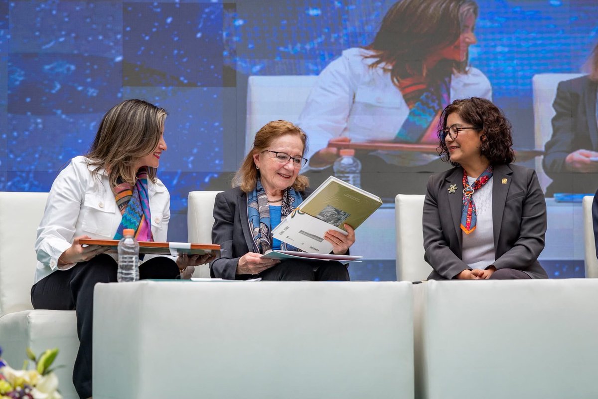 Paty Zarza tweet media