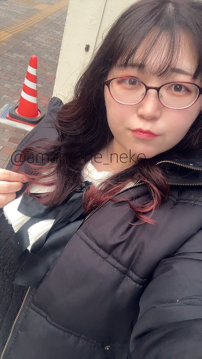 久しぶりに！美容室いった✌️✨
毛先ピンク〜💕