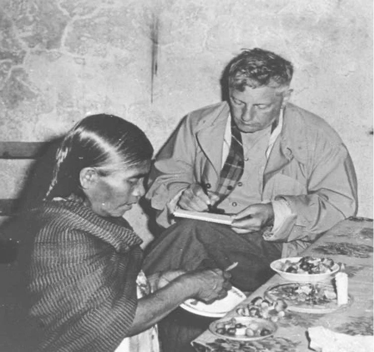 La intención de este escrito es exponer brevemente una parte de la sabiduría desarrollada por las mujeres de los pueblos originarios de México, en relación con el uso de hongos, así como sobre los efectos que ha tenido el extractivismo colonial.

chacruna-la.org/articulos-es/m…