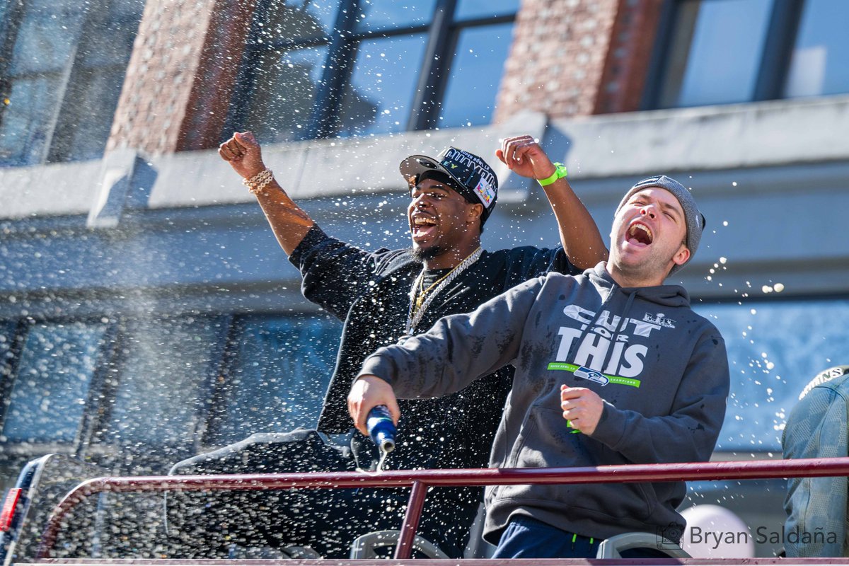 Bryans206's tweet photo. Scenes from the Seahawks Super Bowl LX World Champions Parade in Seattle. #Seahawks #GoHawks #12s #Seattle https://t.co/m5WbvnjWI6
