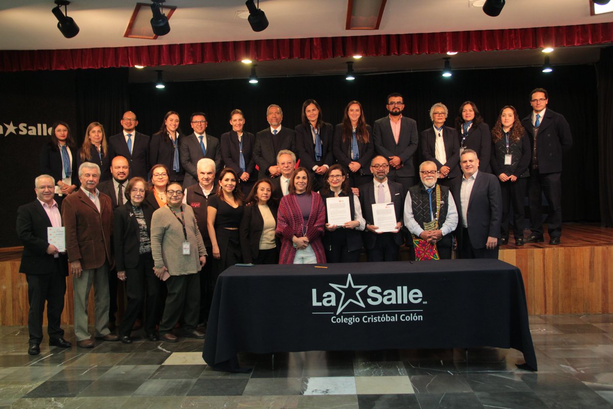 CIJ_Adicciones's tweet photo. 🤝✨ CIJ y el Colegio Cristóbal Colón La Salle firmaron un convenio de colaboración para fortalecer alianzas en favor de la niñez y juventudes.

La Mtra. Erika Liliana Álvarez destacó que niñas, niños y jóvenes son el presente y futuro de nuestra sociedad; el Dr. Ángel Prado subrayó la importancia de atender el consumo de drogas con intervenciones basadas en evidencia científica. 💙📚