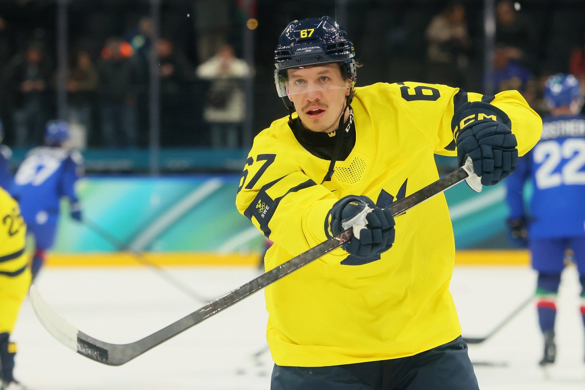 PensInsideScoop's tweet image. Erik Karlsson and Rickard Rakell both got on the scoresheet in Sweden's 5-2 win over Italy.

They were on the ice for their team's first goal of the tournament, scored by Gabriel Landeskog. He's good friends with Rakell, and influenced his career.

More: pens.pe/3ZAtAAq