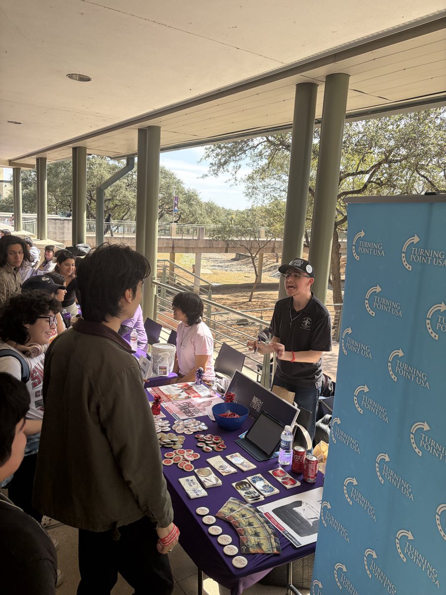 The final spring org fair of this semester was a huge success at Northwest Vista College!  

The fight for American is just getting started🇺🇸🔥

<a href="/tpusastudents/">TPUSA Students</a> | <a href="/TPUSA/">Turning Point USA</a>