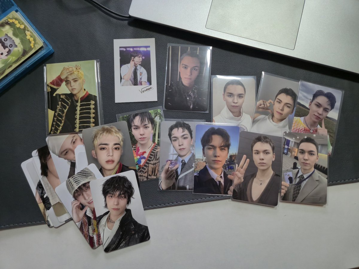 Mais uma vez venho aqui fazer um feedback super positivo para as divas <a href="/wonuportrait/">babi</a> e <a href="/dkzinho__/">cati</a> pelas cegs.  Como sempre é tudo muito rápido, organizado e transparente. Obrigada pela ajuda com a minha coleção meninas 🫶🏻