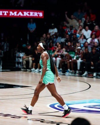 LacesBCUpdates's tweet photo. Catch Jackie Young and Brittney Sykes in action in the 1on1 Tournament tonight at 9:15 PM ET and 8:00 PM ET respectively🔥👟 https://t.co/ODXvjxHJPI