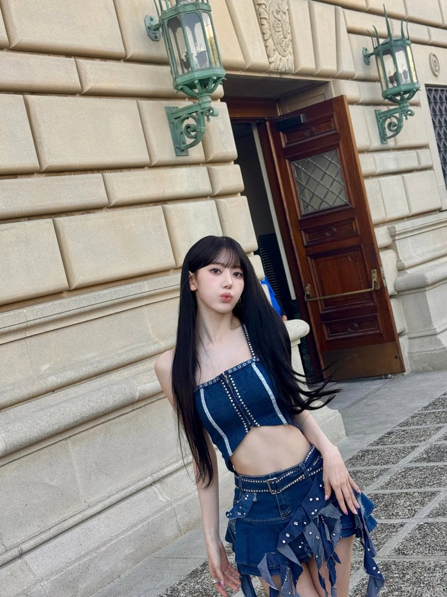 Sakura • 사쿠라 • 宮脇咲良 • サクラ 「250914」 📸 LE SSERAFIM • 르