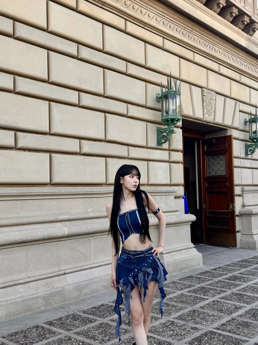 Sakura • 사쿠라 • 宮脇咲良 • サクラ 「250914」 📸 LE SSERAFIM • 르