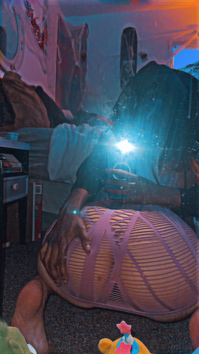 0poid02's tweet photo. Cheeks 🍑#nsfw #fatty #18plus #latina #latinamilf #milf #booties #fishnets #content #contentcreator #bbclover #snowbunny #requests https://t.co/mfdXF99bm4