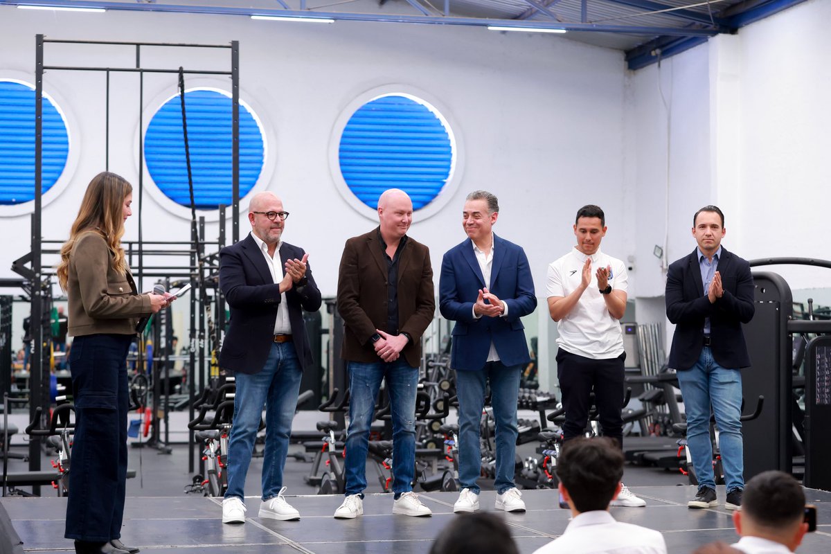 ¡Un nuevo espacio! 💪

¡Así arrancó la inauguración de nuestro gimnasio con <a href="/Bhfitnessmexico/">BH Fitness 🇲🇽</a>!

Esto apenas comienza. ⚫🔵

#ResetAzulyNegro