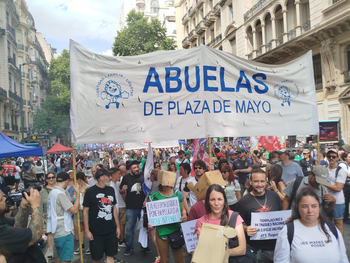 #11F #NoALaReformaLaboral
ABAJO LA REFORMA ARRIBA LOS SALARIOS

Imágenes de la masiva movilización contra la nefasta reforma laboral del gobierno de Javier Milei.
Hoy en el Congreso de la Nación.

UNIDAD DE LOS TRABAJADORES Y TRABAJADORAS!!
🧵⬇️