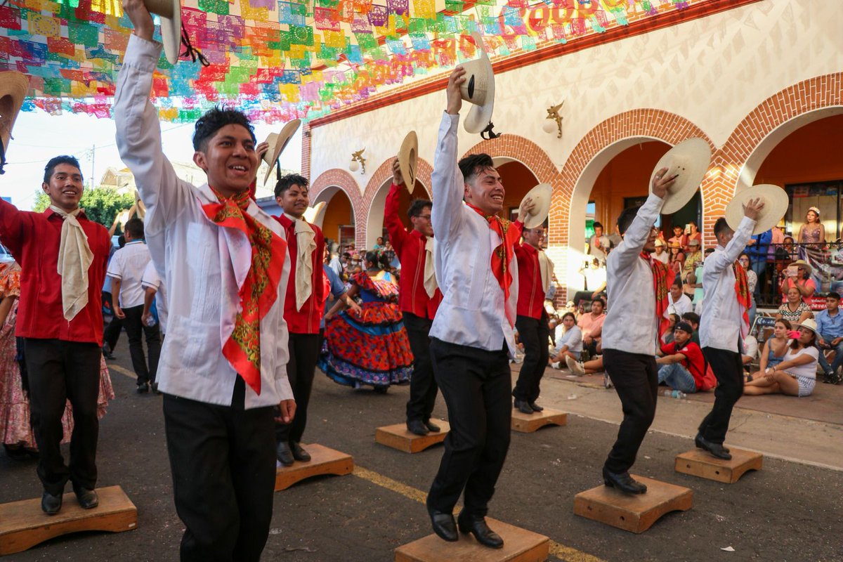 #VamosATecomatlán
¿Y tú ya estás listo para asistir a la Feria Tecomatlán 2026?
Te invitamos a vivir esta grata experiencia, con eventos gratuitos que juntarán a más de 130 mil personas. Se llevará a cabo 15 del al 22 de febrero 🎡