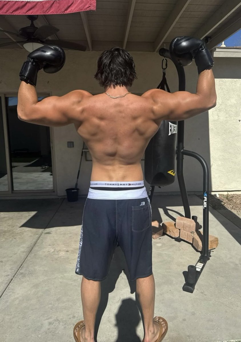 AlphaNateg's tweet photo. Give in to this perfection https://t.co/Ug7OwSMdFg
