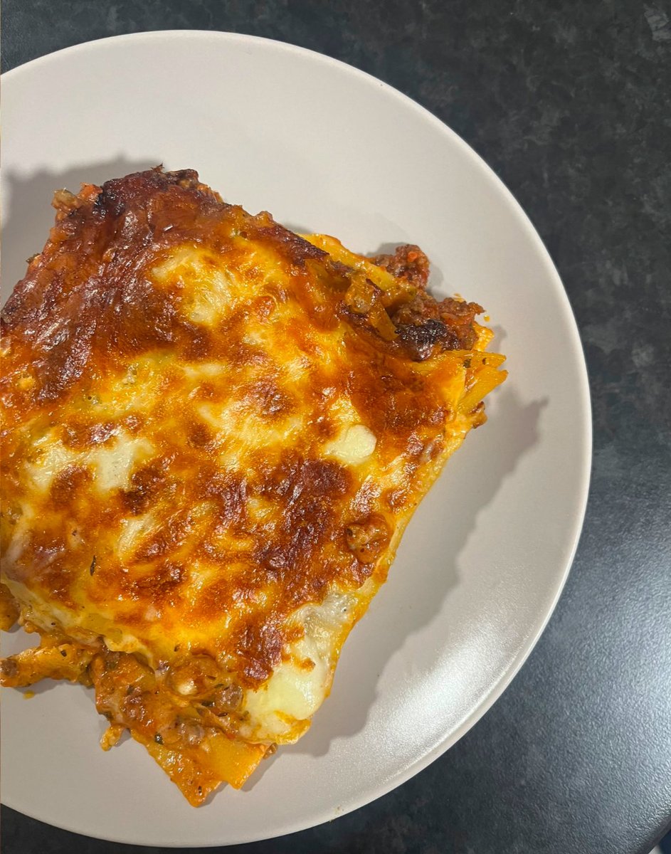 Sugarc0ating's tweet image. Lasagna is the perfect comfort food for a gloomy, rainy day. It just makes everything feel better.