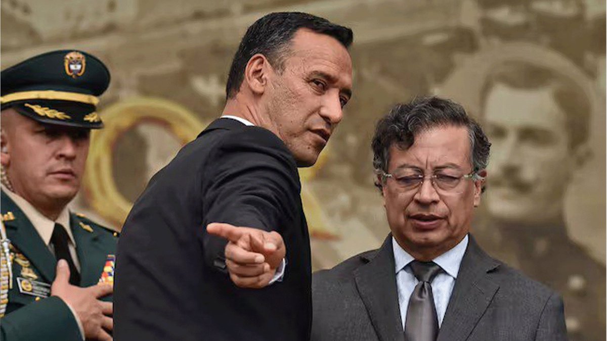 El ministro para la Defensa de Colombia, Pedro Arnulfo Sánchez, ordenó blindar la seguridad del presidente de la nación suramericana, Gustavo Petro, tras denunciar intentos de magnicidio e instruyó a la cúpula de las Fuerzas Militares y de la Policía Nacional que activen y