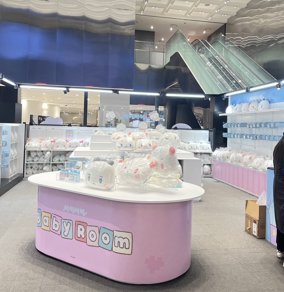 dolphinisblue's tweet photo. 베이비 므메미무 부산팝업
팝업담당자님께 여쭤본거 공유해요
앞으로 부산 재입고 없다고 하셨고
오늘 오후에 더 추가되거나 하는것도 없다고 안내받았어요
내일 온라인 구매만 남은것 같네요..
지금 부산에 남은 재고는 쿠션 가방 보조배터리 뿐입니다 https://t.co/rhm2GKX8hz