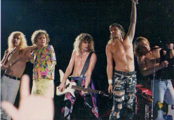 H1GHNDRYYY's tweet photo. #DefLeppard #JoeElliott #RickSavage #RickAllen #PhilCollen #SteveClark https://t.co/TNcJEhhBWW