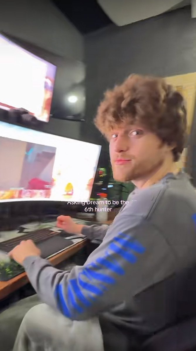 DWT_UPDATES's tweet image. ⚫️ | Dream is in Sav's TikTok 😌🌸

— "10 million is light work, Charli has over 10x that in followers 💋 #speedrun" 
🔗 : vt.tiktok.com/ZSmN4xjwe/