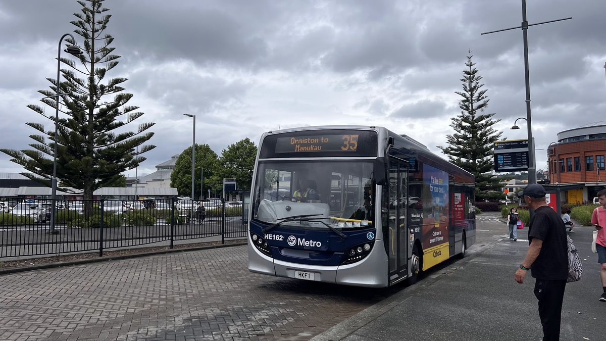 NZTransitBuzz's tweet image. #BusNews: The final stretch of the Eastern Busway in Botany can now get underway, NZ Transport Agency and Auckland Council have confirmed $101 million in funding to build the Botany link route.