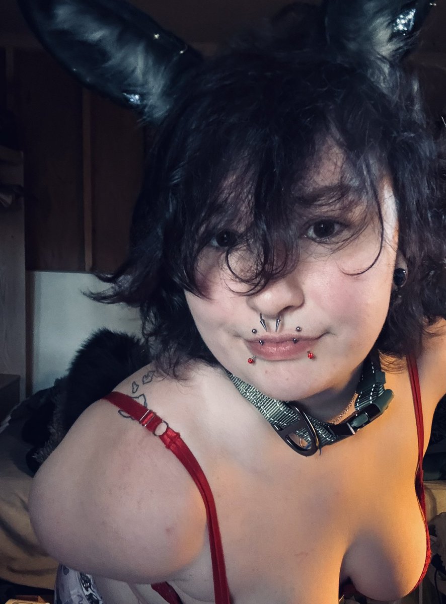 CasJar_AD's tweet photo. Doggy is rabbit! Got a cute new set I love it so much!!! Hope you all missed me >///< https://t.co/iH9bFhGC0j