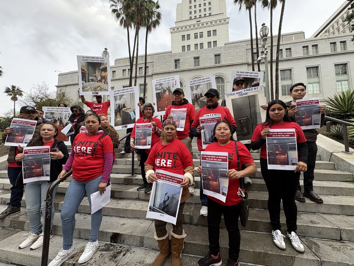 unitehere11's tweet photo. TODAY: Following fire, City Licensee Flying Food Group workers outside LA City Hall say they feel unsafe, called on Mayor Bass and City Leaders to Keep Workers Safe!

Two workers locked inside cooler room during fire, Cal/OSHA complaint alleges https://t.co/97NRyUcCKc