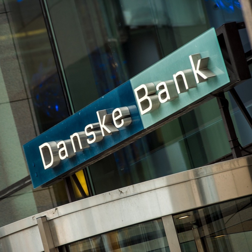 CoinMarketCap's tweet photo. LATEST: 🏦 Danske Bank has ended its 8-year crypto ban and now offers Bitcoin and Ethereum ETPs to customers through its digital platforms, citing increased regulation and growing customer demand. https://t.co/n4R64jDeEV