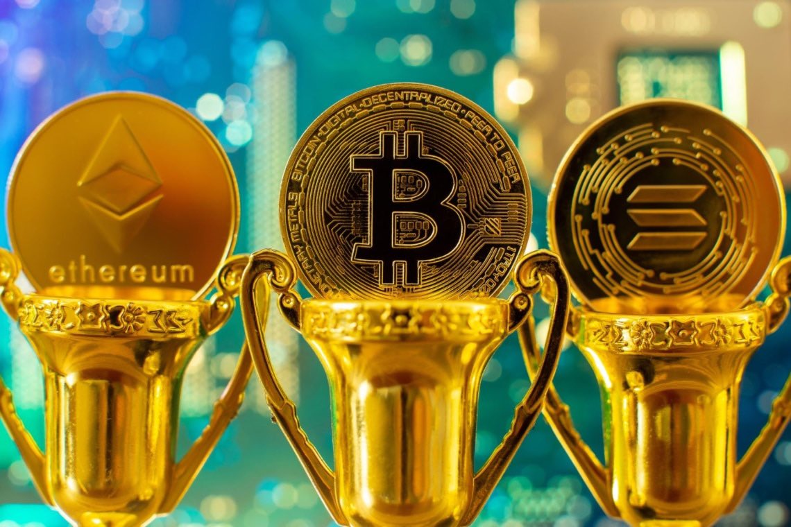 AKX_xyz's tweet photo. Solana had network outages in the past,
Bitcoin supposedly has an “unstable” economic model and won’t end up with a 21M supply,
Ethereum is slow and has high fees.

Bitcoin was the first store of value.
Ethereum was the first smart-contract platform.
Solana was the first to introduce a unique consensus design that enabled this level of transaction speed.

They don’t perfect and that’s okay. It doesn’t matter how many competitors try to replicate these ideas later.
They were first, and they’re not going anywhere.

Each of them has its own audience, its own use cases, and its own place in the market.
