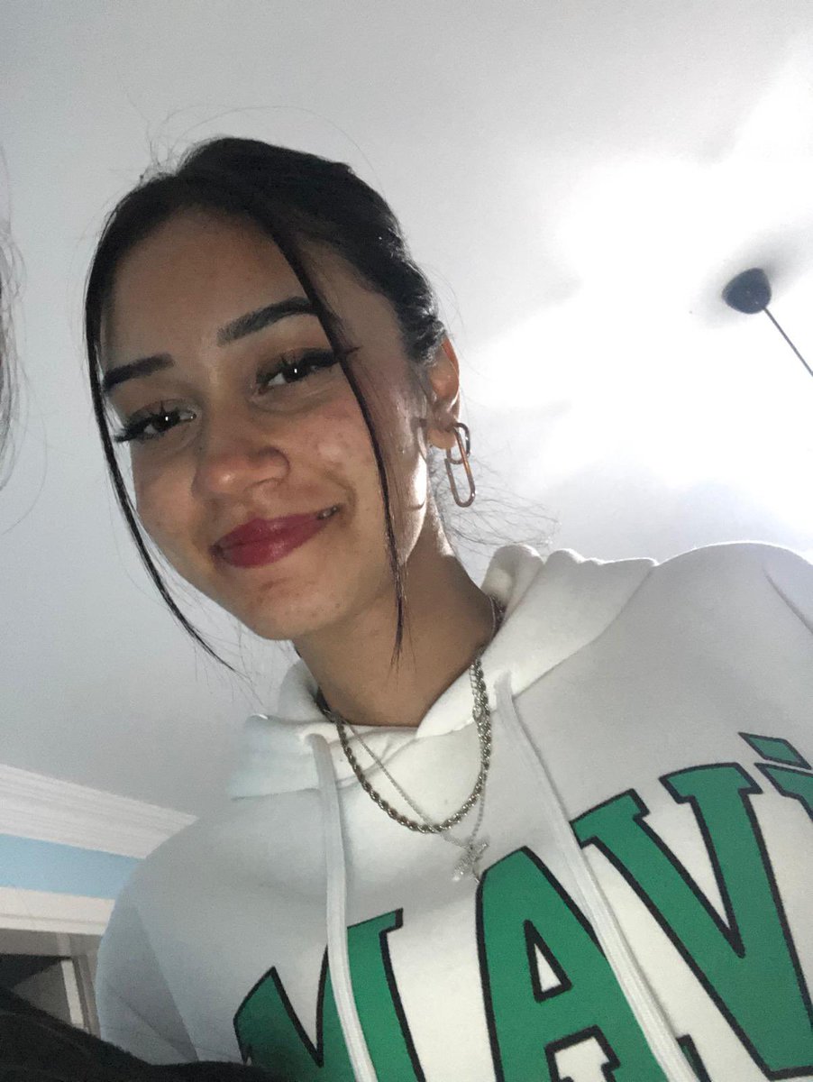 30 yerinden bıçaklanmış..8 saat soğuk betonda yatmış..daha 15 yaşında…
#GüldenConiİçinEmsalKarar