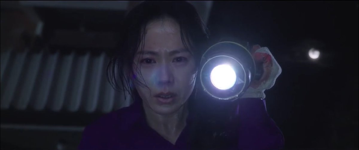 Baswa_'s tweet photo. J’ai vu “NO OTHER CHOICE” !! 

Park Chan-wook revient avec une comédie noire dans laquelle explore le désespoir, la dépression et cette idée dangereuse que le travail peut devenir l’unique mesure de notre valeur.

Le film présente un protagoniste qui sombre petit à petit dans- https://t.co/l4jNVLH6vY