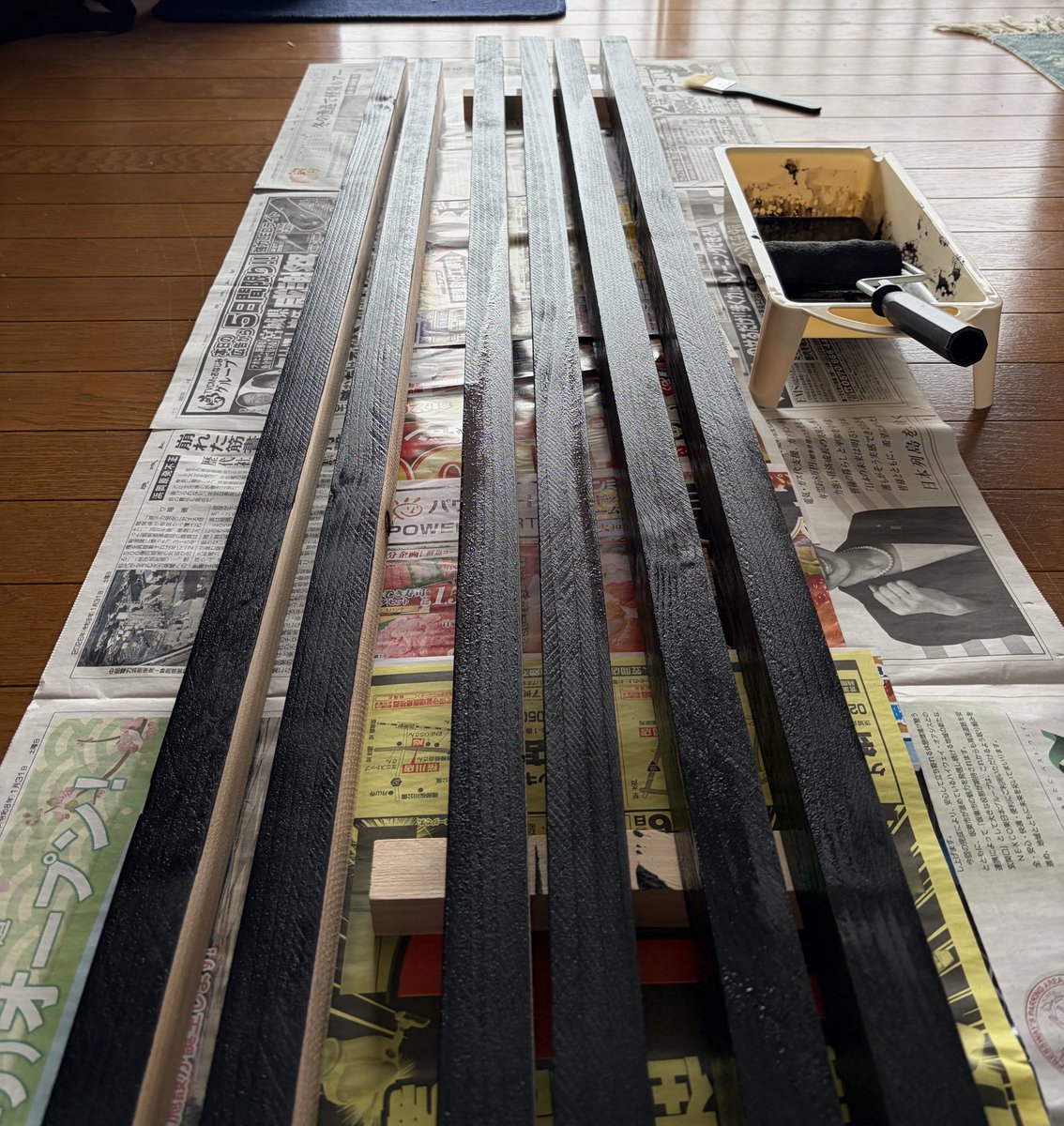 おはようございます☀

棚作り色塗りパートです😁
素人なので仕上がりには目を瞑ってください👀

今日も一日よろしくお願いします🤲

#スナカワ
#DIY
#企業公式相互フォロー