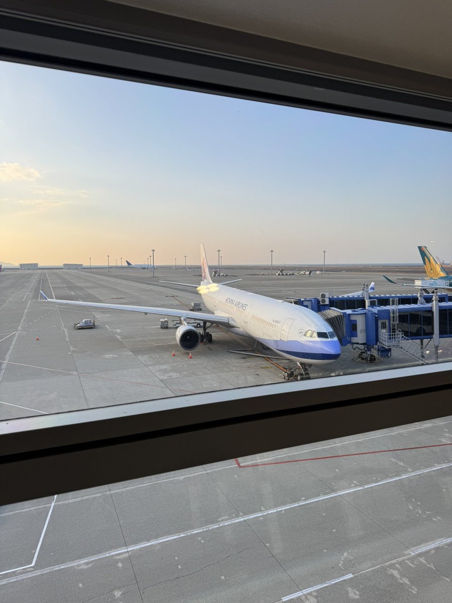 暖かいところへ行って仕事して来ます、笑😆
※春節🧧前で空港✈️は混んでいます。出国手荷物検査で30分以上かかりますので、早目早目の行動が大切です。
#セントレア 
#台湾