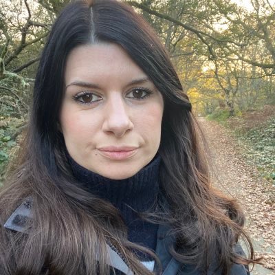 ftballmoses's tweet photo. @CharlotteCGill Are you looking left or right? https://t.co/AoW35sJomN