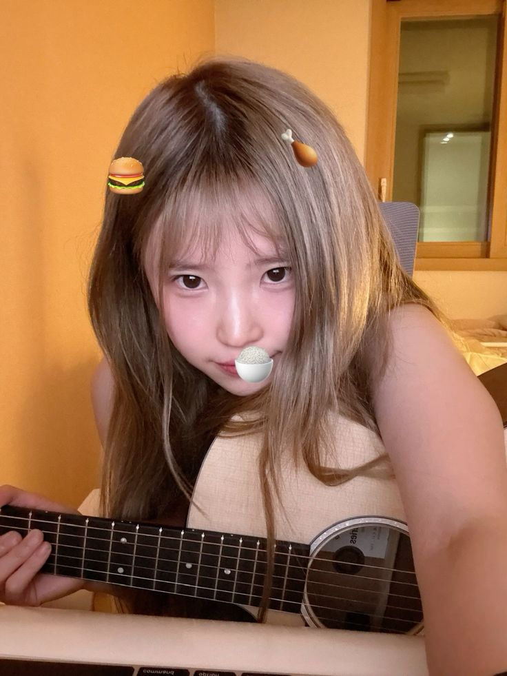mybwis's tweet photo. fromis’ oldest member by the way https://t.co/Wlas8D5wqB