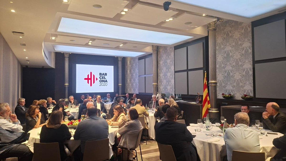 Avui hem compartit un gran sopar-col·loqui amb el secretari general de Junts per Catalunya, <a href="/jorditurull/">Jordi Turull i Negre</a>.

Debat, compromís i mirada de futur per al país.

Gràcies a tots els assistents per fer-ho possible. 
Seguim.
#Barcelona2020