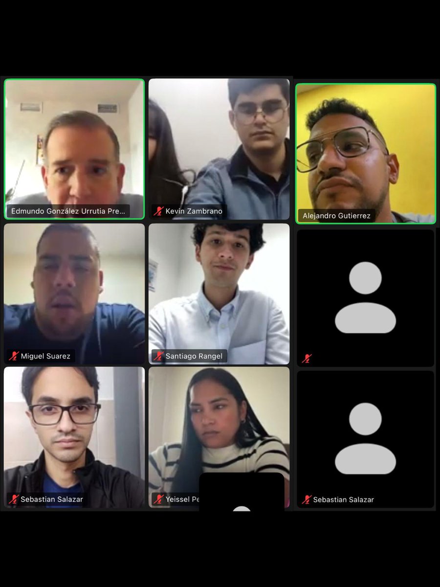 EdmundoGU's tweet photo. A pocas horas de conmemorarse el Día de la Juventud, tuve una reunión con los representantes de Federaciones de Centros Universitarios. Confirmo que existe una generación dispuesta a asumir un rol activo.

Los estudiantes identifican con claridad una distorsión preocupante. Cuando los derechos se aplican de manera selectiva, dejan de ser derechos y se convierten en privilegios. Su apuesta es restituir su carácter universal y exigible, no como consigna, sino como práctica cotidiana en la vida académica, social y política.

Fue un intercambio franco, sin eufemismos. Reconocen con realismo las limitaciones que atraviesan su vida universitaria, desde las dificultades de transporte hasta la insuficiencia de becas y el acceso a alimentos. Hablaron desde la experiencia directa de las restricciones para participar y de la necesidad de recuperar espacios de deliberación plural. También transmitieron determinación y una comprensión madura de que la democracia se construye con responsabilidad, organización y constancia.

Hay en esta generación una conciencia clara de que el futuro no es una abstracción. Les pertenece y están dispuestos a defenderlo. Esa convicción, expresada con serenidad y firmeza, resulta especialmente significativa en el contexto actual y reafirma la importancia de garantizar libertades y derechos sin exclusiones.

¡Gracias por encarnar una juventud que no se resigna y que asume su tiempo con determinación!