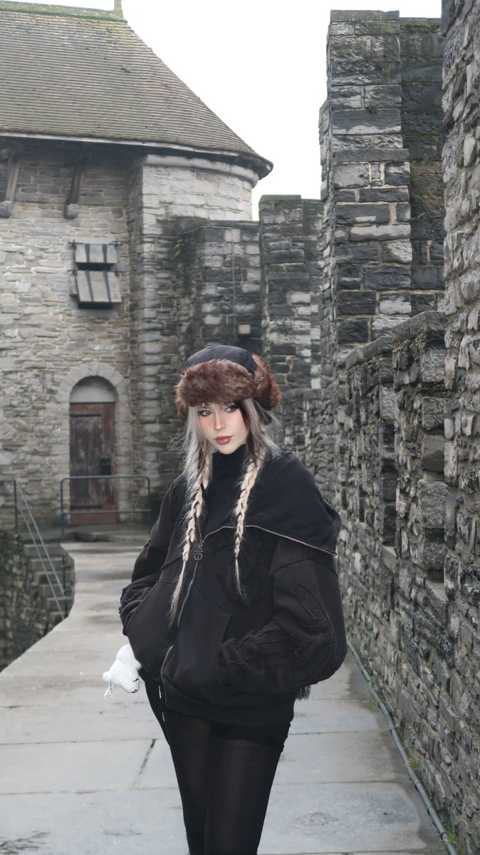 silkt0n's tweet photo. Wanna come look at castles with me?
>-< https://t.co/T5Wk5KWI7f