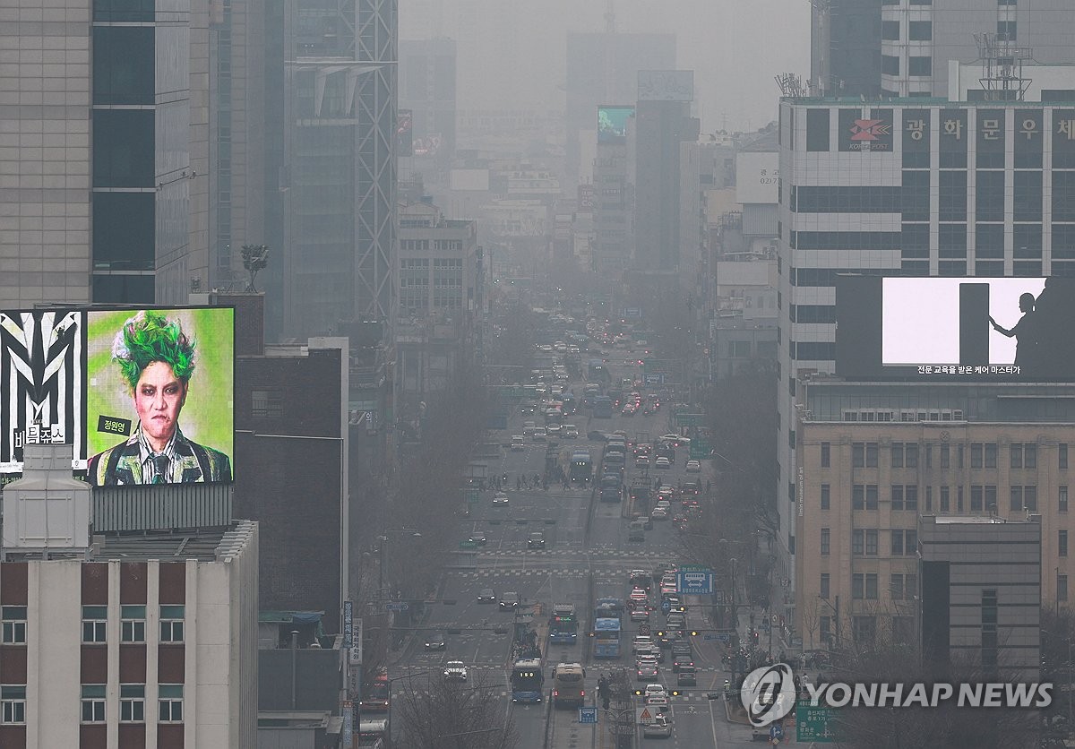 ㅋㅋㅋ이거 사진 뭐야 귀엽잖아ㅋㅋㅋ
햇살쥬스가 미세먼지 싫어🤨 하고 있는 느낌ㅋㅋㅋ