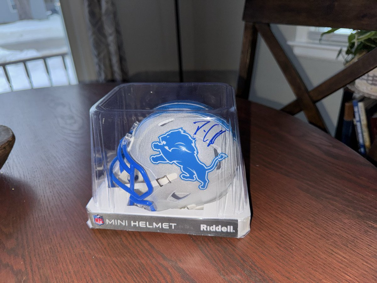 nickvs1115's tweet photo. Thank you to @CallSam and @Lions for the signed mini helmet of the best coach to ever exist!! #DanCampbell #DET #lions #nfl so stoked!! https://t.co/7Y0BYanxIh