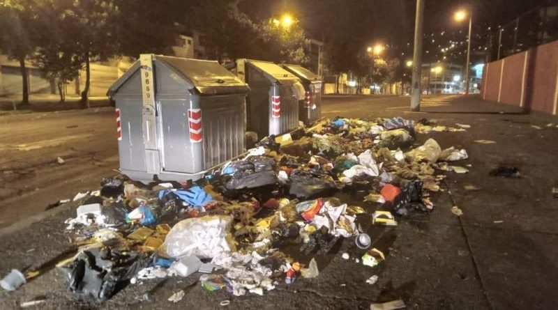 En vista que tenemos autoridades que solo les importan sus intereses y para nada la ciudad. Creo que es hora de ponerles un alto. Quien se suma a poner una acción de protección en contra de la ILEGAL ORDENANZA DE LA TASA DE RECOLECCIÓN DE BASURA EN #QUITO 
No más improvisaciones